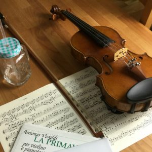 Geige mit Noten, Musikstück-Auswahl